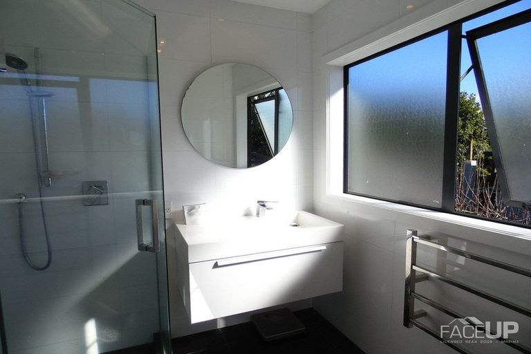 Photo of property in 7 Landmark Drive, Te Atatu Peninsula, Auckland, 0610