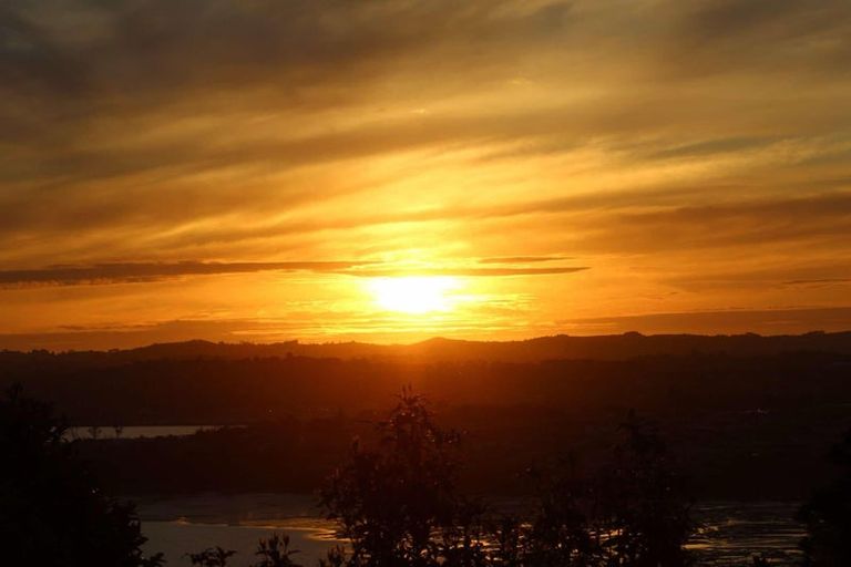 Photo of property in 4 Mayall Avenue, Beach Haven, Auckland, 0626