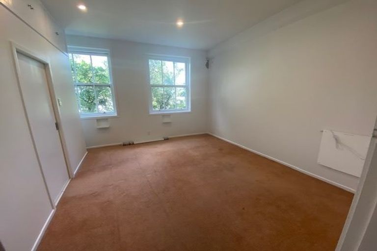 Photo of property in 2u1 King Street, Mount Cook, Wellington, 6021