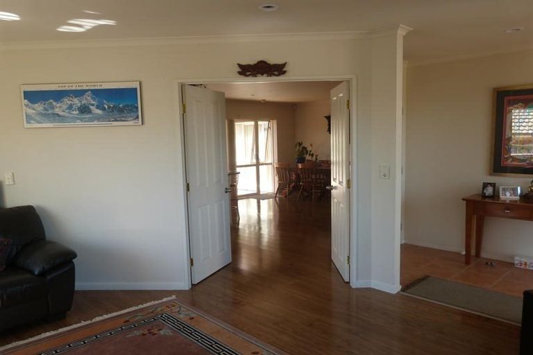 Photo of property in 10 Northridge Terrace, Massey, Auckland, 0614