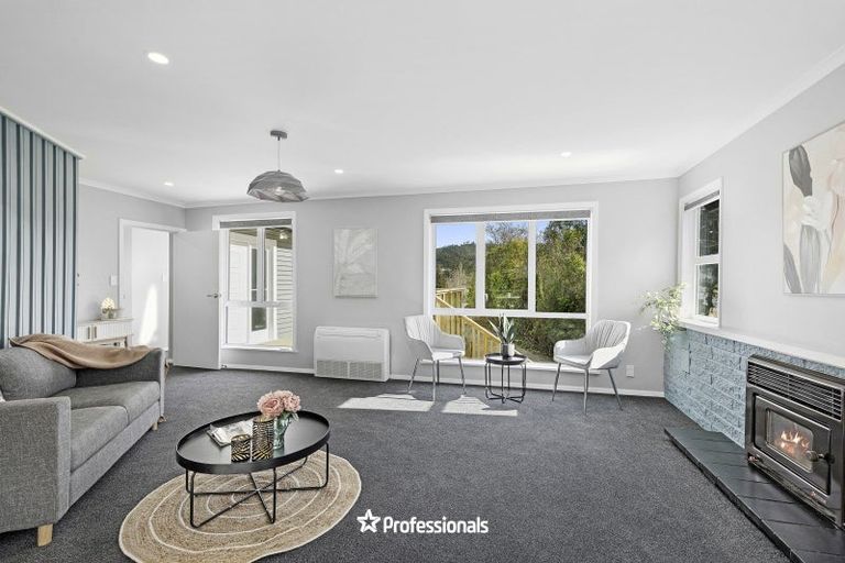 Photo of property in 21 Kennedy Grove, Stokes Valley, Lower Hutt, 5019