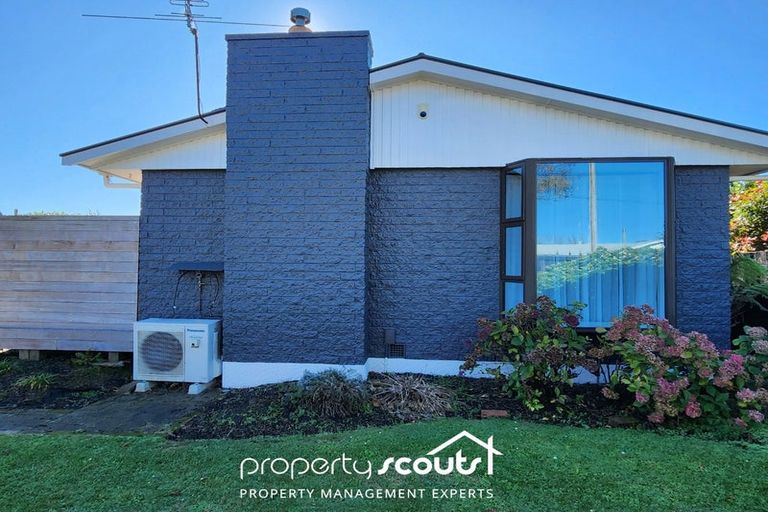 Photo of property in 87 Farquhars Road, Redwood, Christchurch, 8051