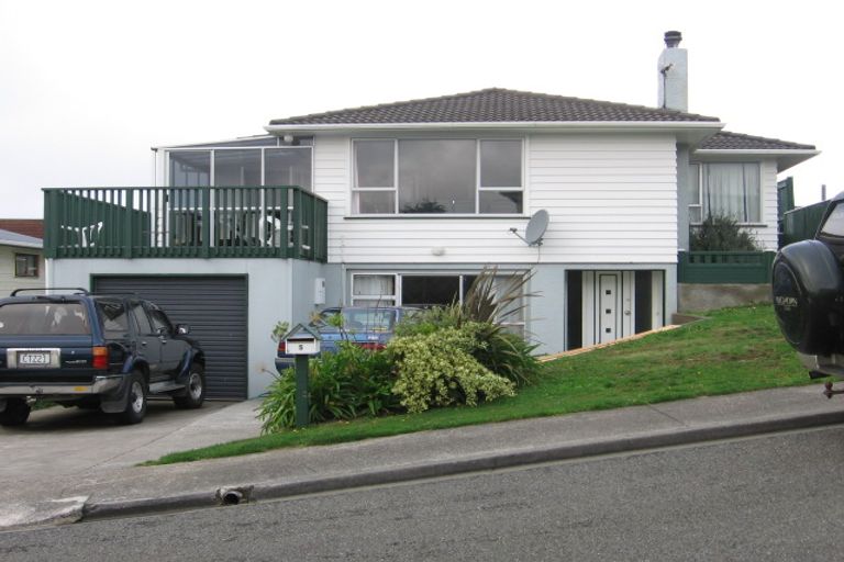 Photo of property in 5 Rice Crescent, Newlands, Wellington, 6037