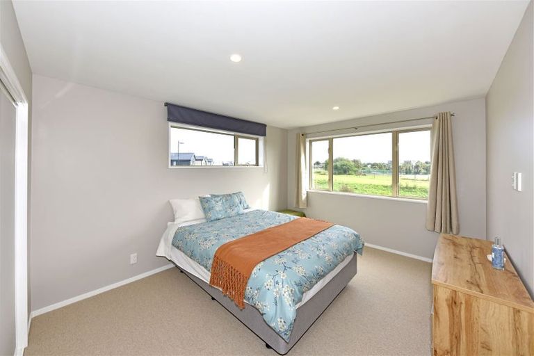 Photo of property in 18 Kahukura Road, Broomfield, Christchurch, 8042