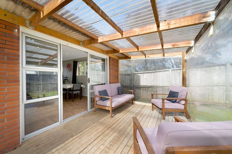 Photo of property in 2/2 Kashmir Road, Glen Eden, Auckland, 0602