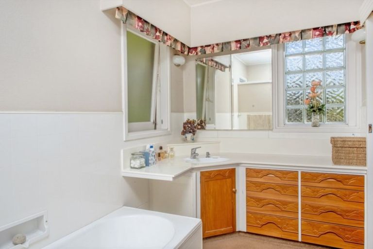 Photo of property in 33 Muriwai Drive, Whakatane, 3120