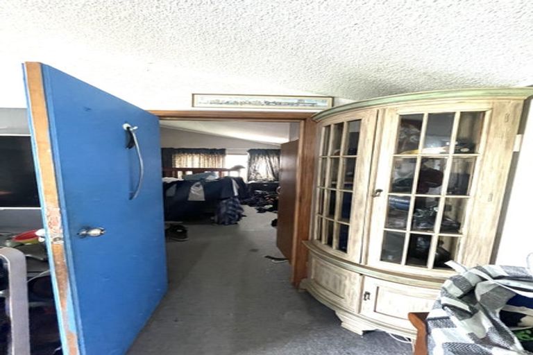 Photo of property in 1/2 Hunua Road, Papakura, 2110