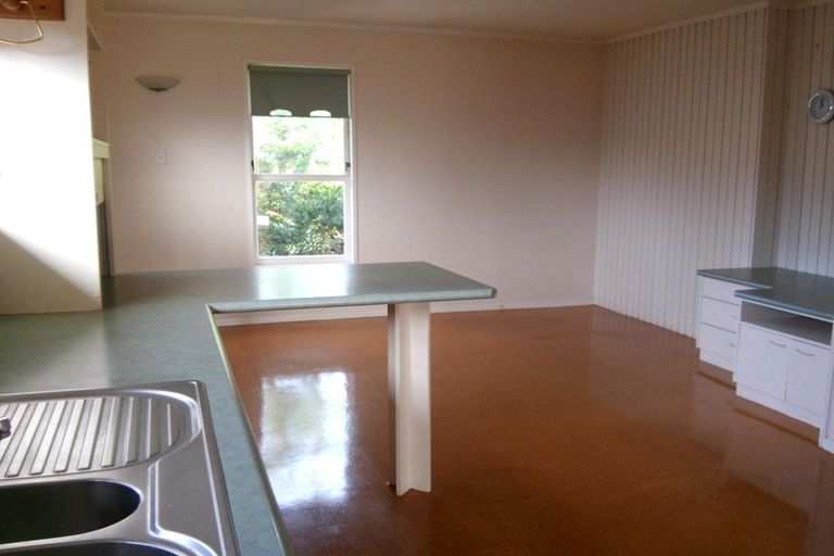 Photo of property in 62 Pupuke Road, Hillcrest, Auckland, 0627