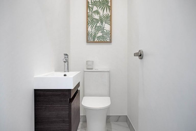 Photo of property in 1 Lamont Place, Waikanae, 5036