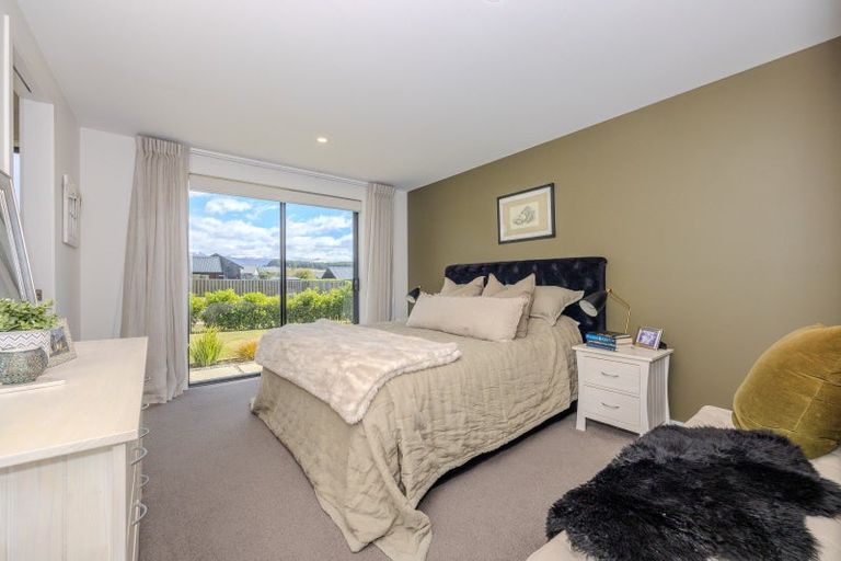 Photo of property in 20 Mount Nicholas Avenue, Wanaka, 9305