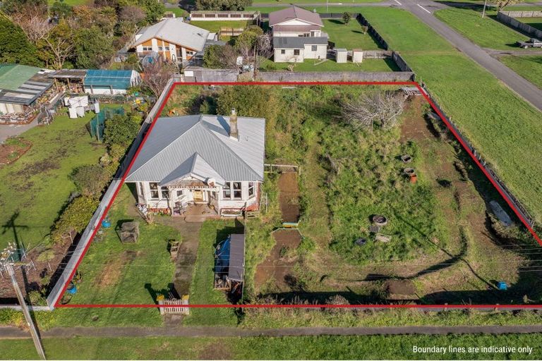 Photo of property in 62-64 Patu-kukupa Street, Manaia, 4612