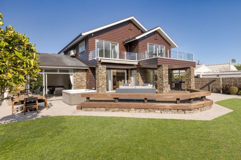 Photo of property in 25 Berwick Place, Mount Maunganui, 3116