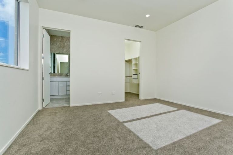 Photo of property in 94 Pohutukawa Parade, Riverhead, 0820