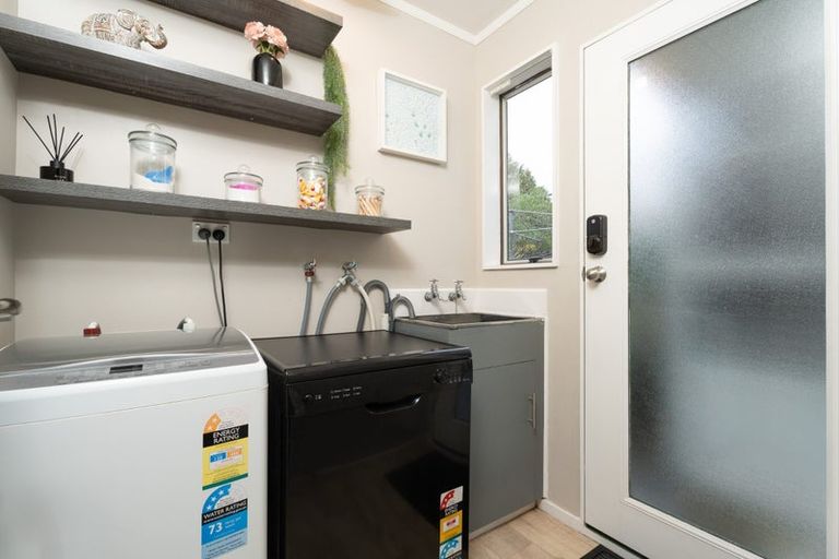 Photo of property in 2 Makatote Grove, Churton Park, Wellington, 6037