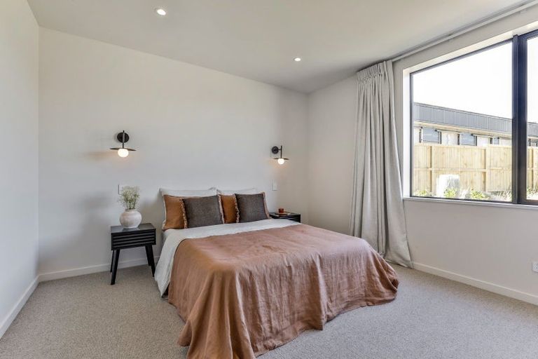 Photo of property in 14 Kirimoko Crescent, Wanaka, 9305