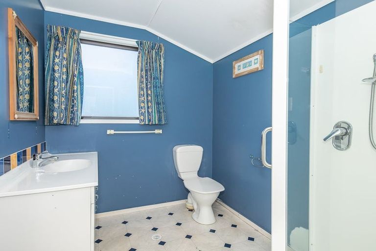 Photo of property in 8 Shelswell Street, Westport, 7825