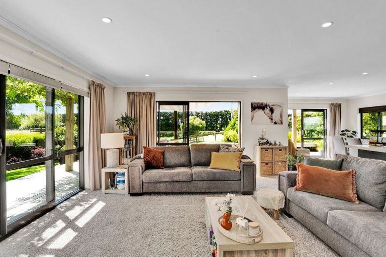 Photo of property in 88 Te Arei Road East, Lepperton, New Plymouth, 4373