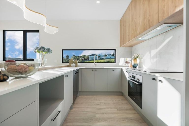 Photo of property in 22 Whakairo Crescent, Gulf Harbour, 0930