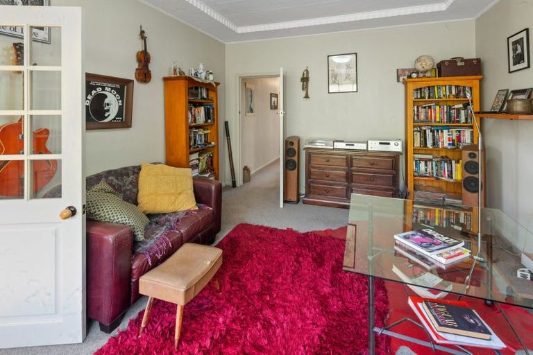 Photo of property in 14 Solway Street, Holmes Hill, Oamaru, 9401