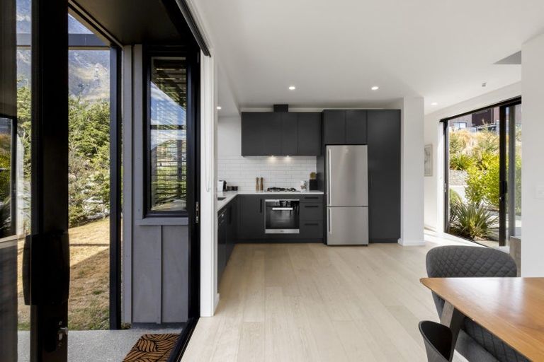 Photo of property in 6 Mckenzies Shute, Jacks Point, Queenstown, 9371