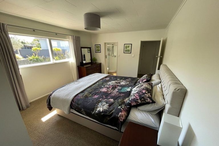 Photo of property in 11 Randall Place, Hospital Hill, Napier, 4110