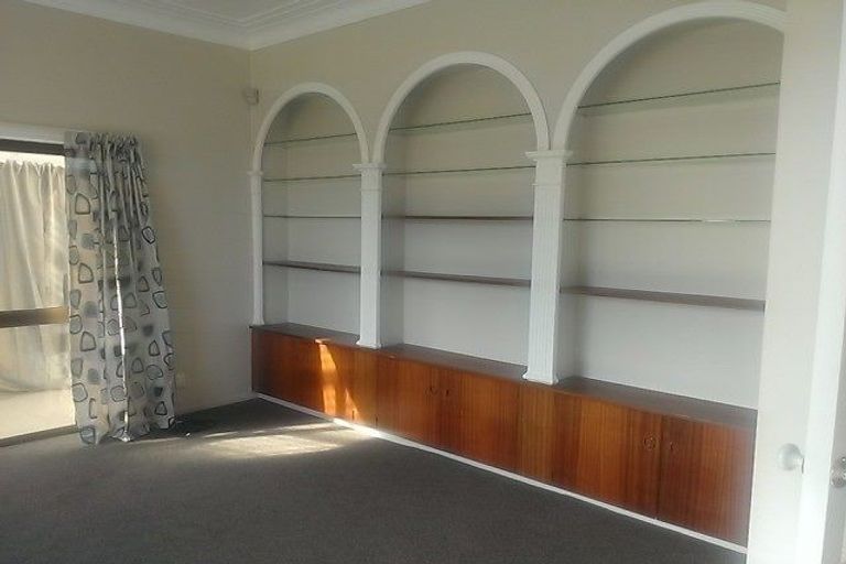 Photo of property in 52 Halsey Road, Manurewa, Auckland, 2102