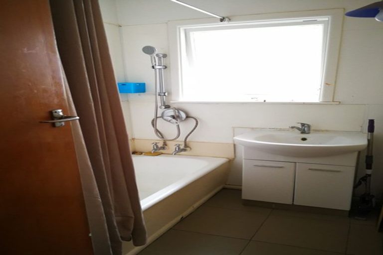 Photo of property in 3/104 Hinau Street, Riccarton, Christchurch, 8041