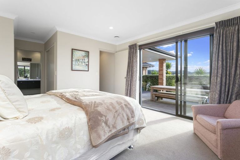 Photo of property in 2 Foothills Lane, Glen Eden, Auckland, 0602