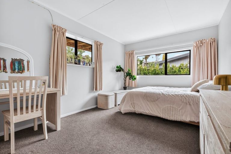 Photo of property in 16 Sunset Street, Hilltop, Taupo, 3330