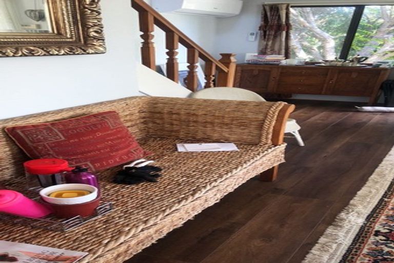 Photo of property in 1/8 Marsh Avenue, Forrest Hill, Auckland, 0620