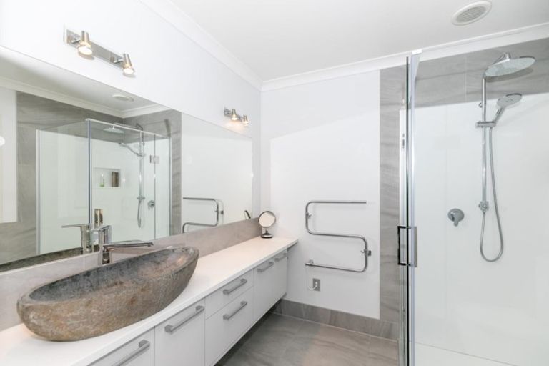 Photo of property in 2 Peninsula Point, Huntington, Hamilton, 3210