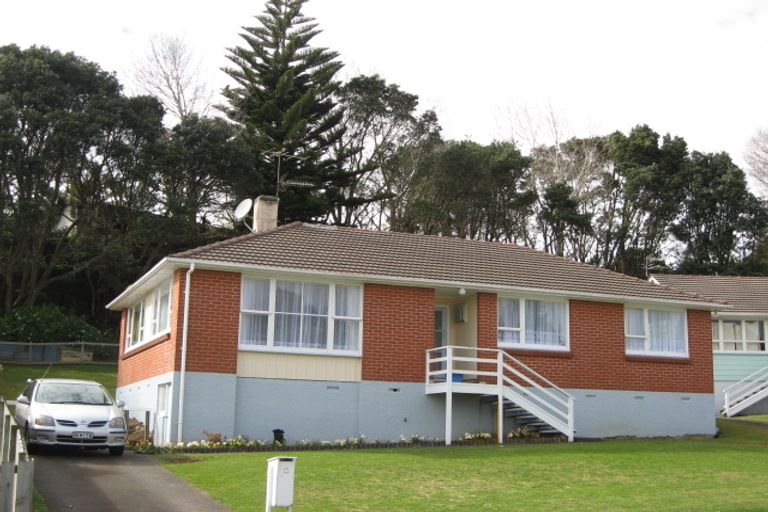 Photo of property in 13 Marton Place, Marfell, New Plymouth, 4310