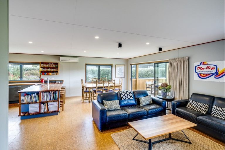 Photo of property in 43 Shoal Beach Road, Aramoana, Waipawa, 4271