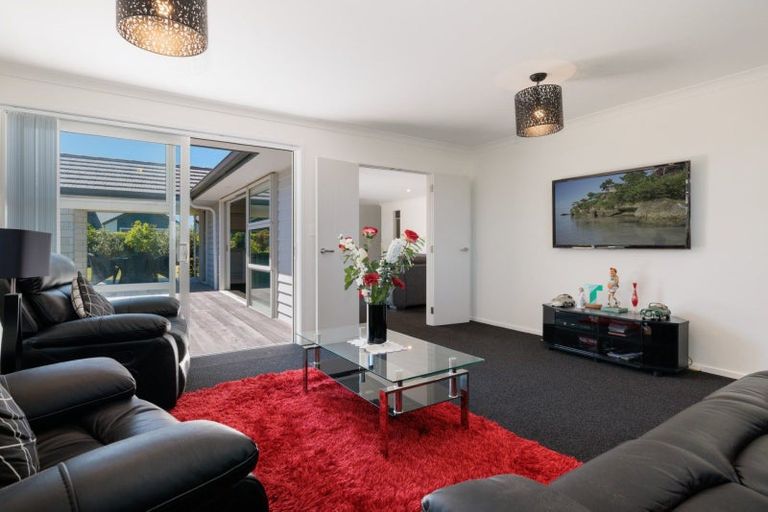 Photo of property in 93 Sandhurst Drive, Papamoa Beach, Papamoa, 3118