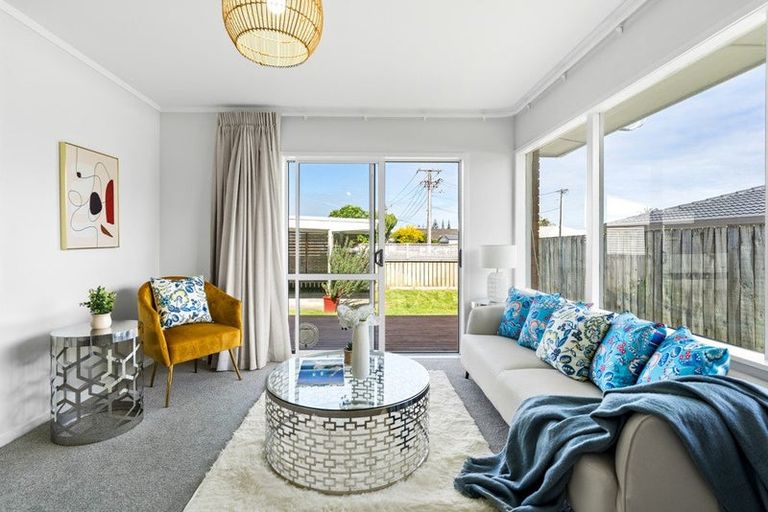 Photo of property in 3/5 Empire Road, Orewa, 0931