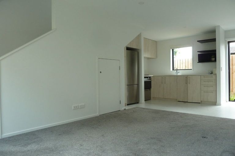 Photo of property in 11/19 Karamu Street, Te Atatu Peninsula, Auckland, 0610