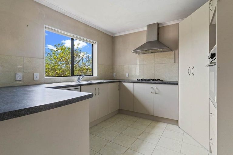 Photo of property in 6 Exotic Place, Massey, Auckland, 0614