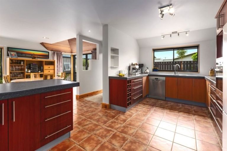 Photo of property in 62b Ngaio Road, Waikanae, 5036