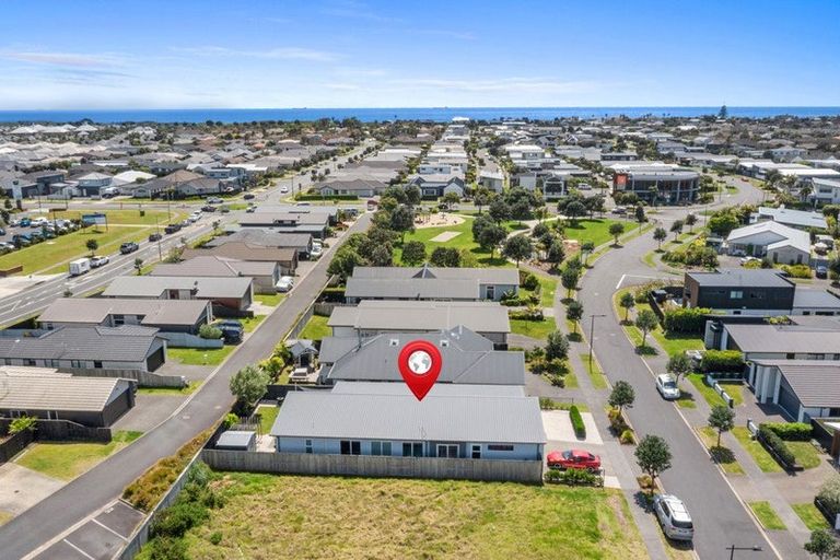 Photo of property in 106 Coast Boulevard, Papamoa Beach, Papamoa, 3118