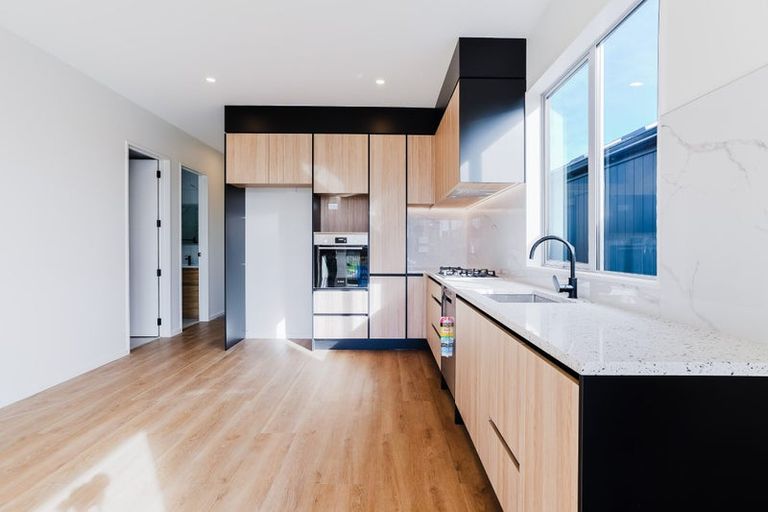 Photo of property in 37 Horokaka Street, Massey, 0614