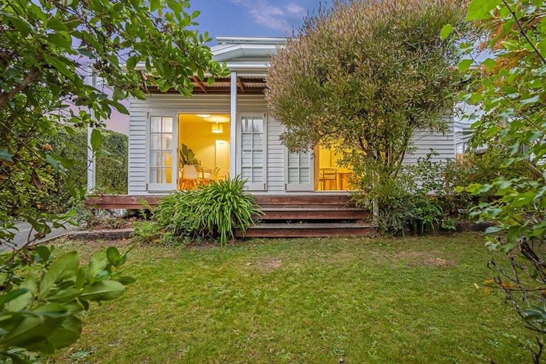 Photo of property in 20 Birdwood Avenue, Beckenham, Christchurch, 8023