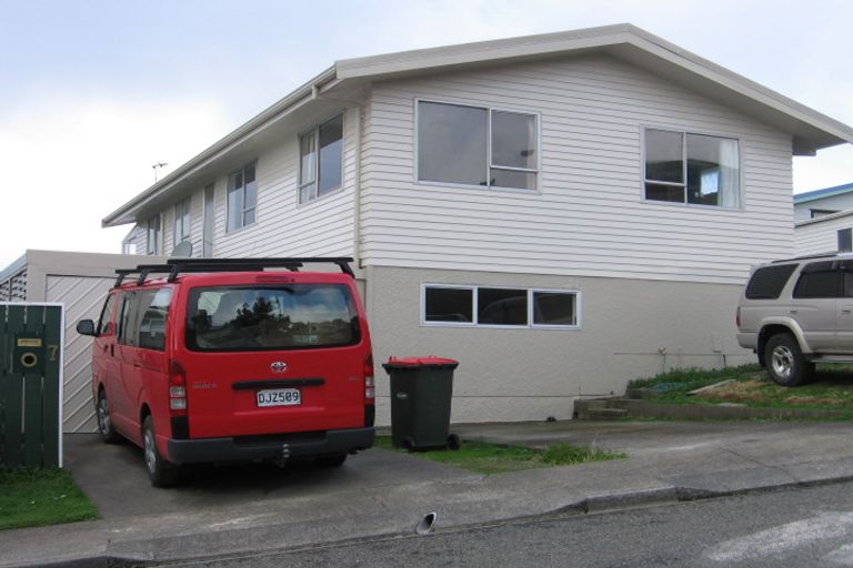 Photo of property in 7 Rice Crescent, Newlands, Wellington, 6037