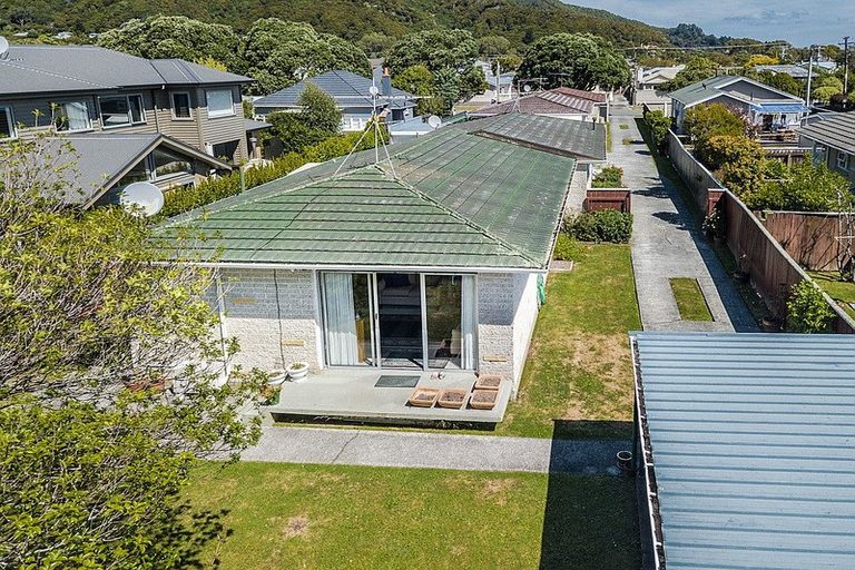 Photo of property in 13 Saint Ronans Avenue, Waterloo, Lower Hutt, 5011