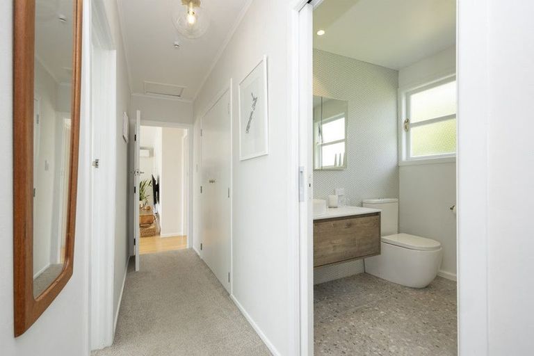 Photo of property in 8 Brennan Avenue, Te Atatu Peninsula, Auckland, 0610