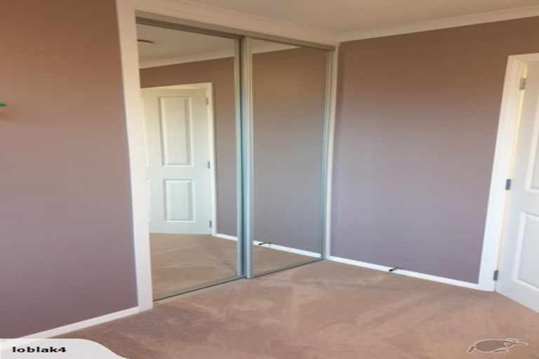 Photo of property in 111 Ruskin Road, Newlands, Wellington, 6037