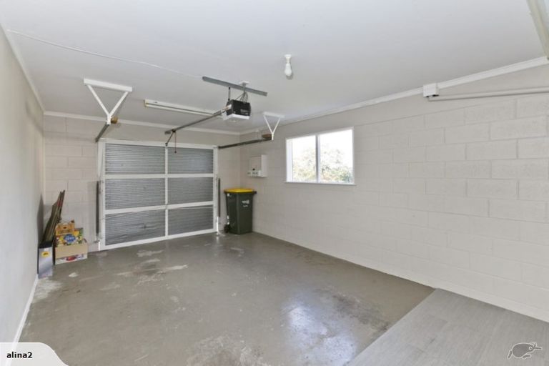 Photo of property in 27 Mcbreen Avenue, Northcote, Auckland, 0627