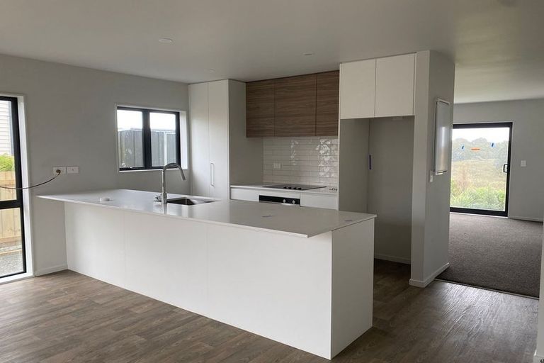 Photo of property in 30 Matawhanga Drive, Wattle Downs, Auckland, 2103