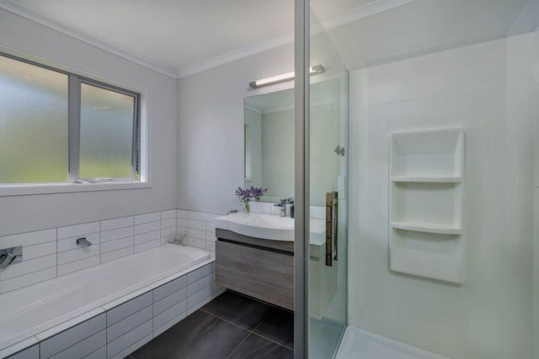 Photo of property in 36 Alderton Drive, Kerikeri, 0230
