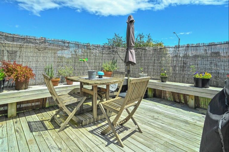 Photo of property in 12 O'connell Place, Havelock North, 4130