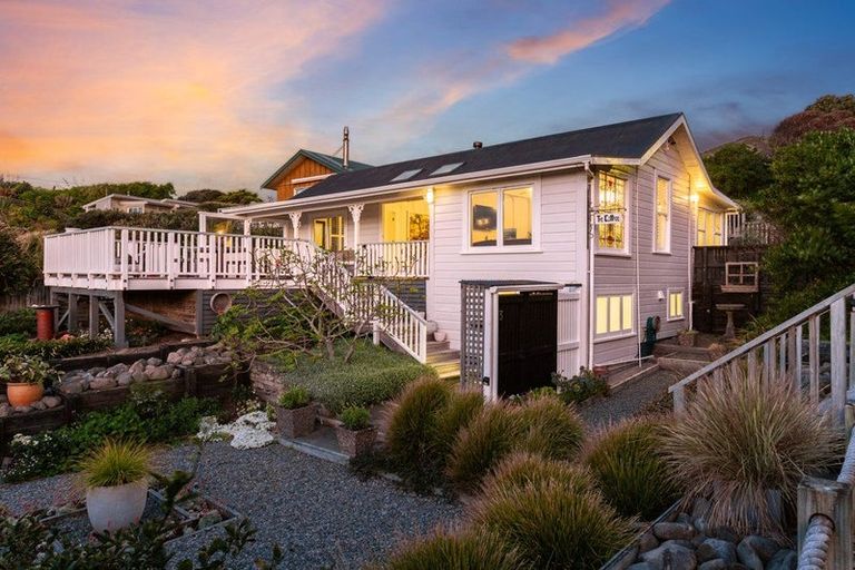 Photo of property in 3 Sand Track, Paekakariki, 5034